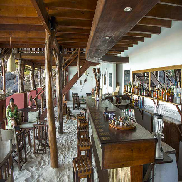 constance_tsarabanjina_lodge_restaurant_bar_madagascar